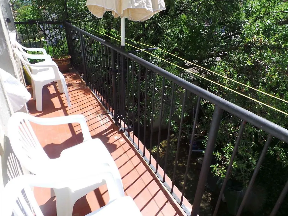 Apartment Near Archaeological Museum In Pula In Pluj Croatia