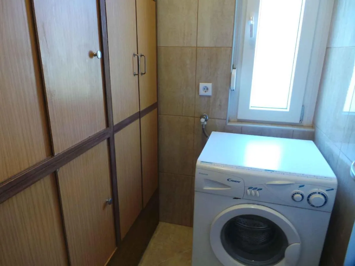 Apartment Near Archaeological Museum In Pula In Pluj